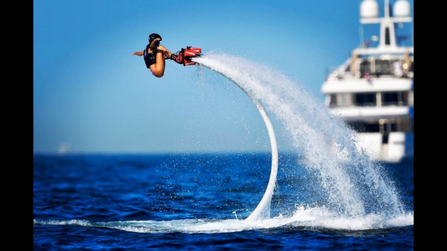 Celebrities-doing-watersports
