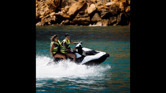 Celebrities-doing-watersports