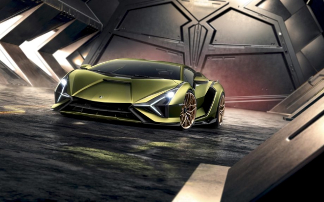 Lamborghini-63-yacht-Tecnomar-to-launch-first-official-fighting-bull-branded-boat