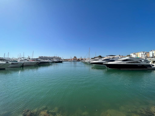 Summertime-Marina-Hopping